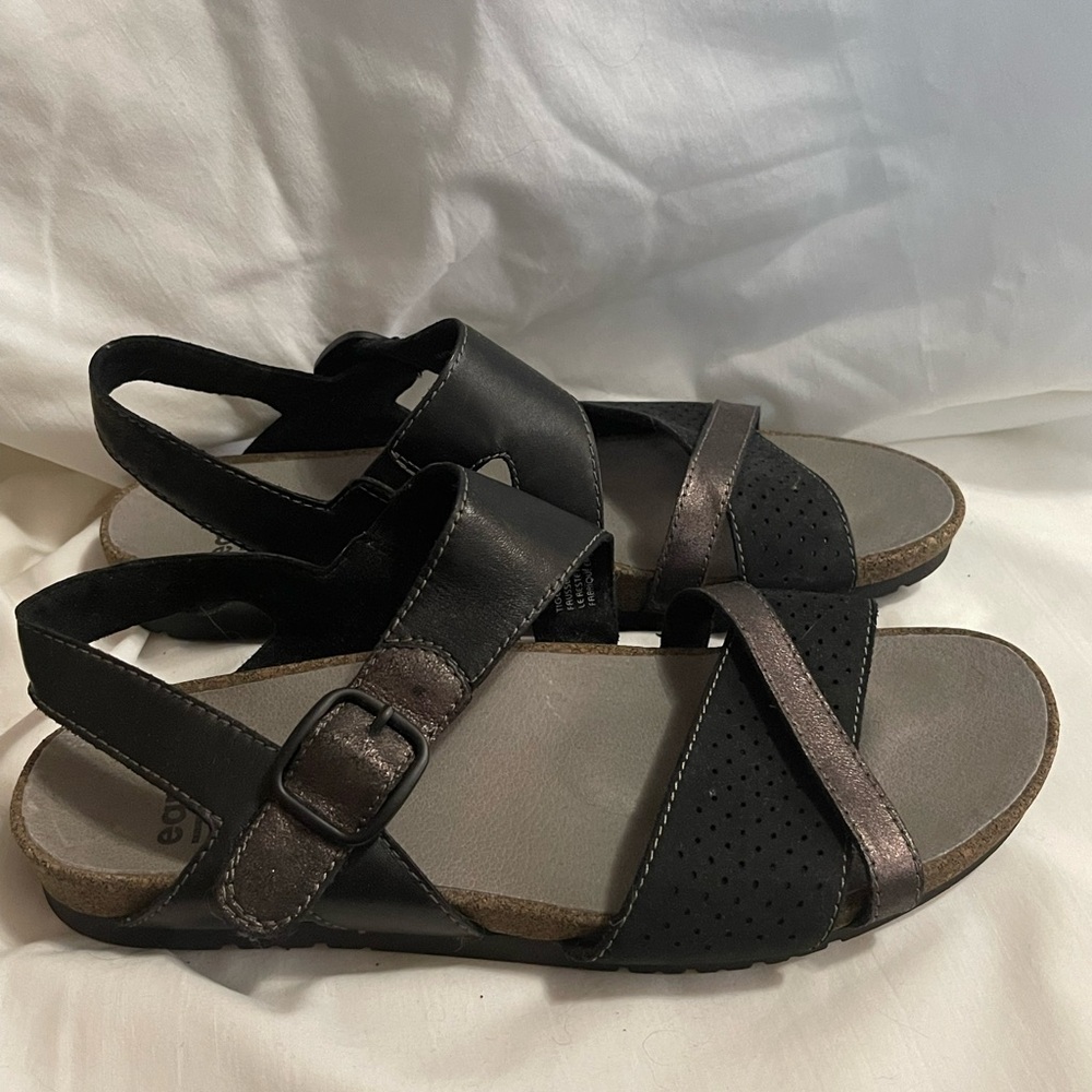 Earth brand sandals, Black with copper accents | Size 9
